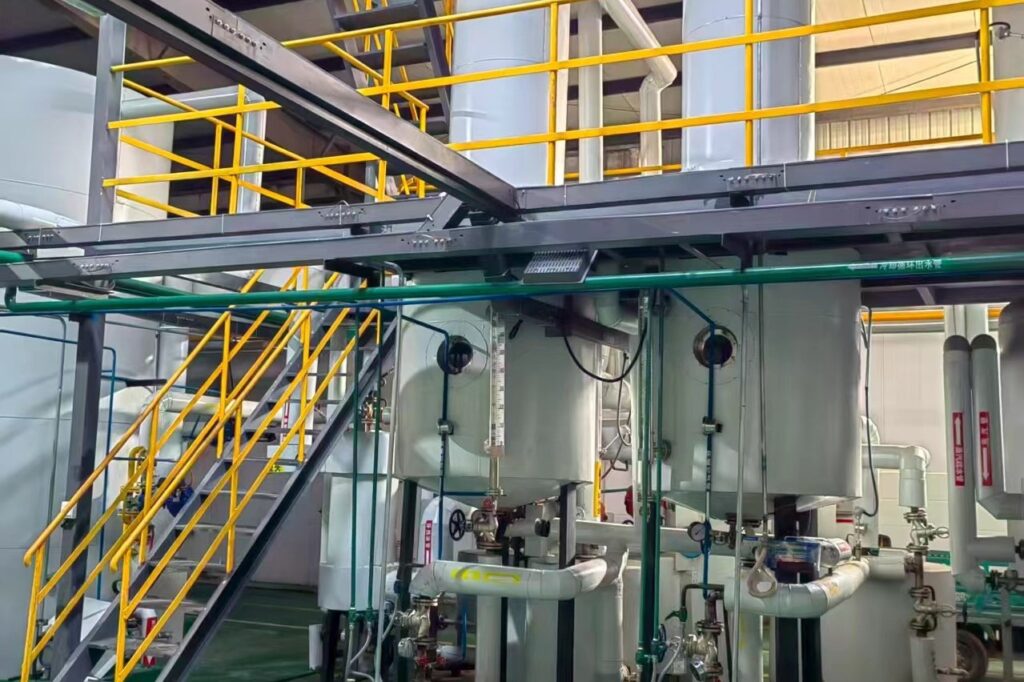 Vertical vessels and steel platform during installation