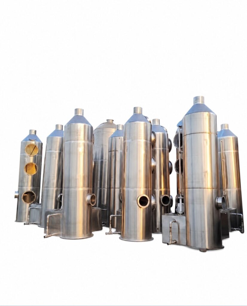 Stainless steel storage tank for crude oil, refined oil and liquid intermediates.